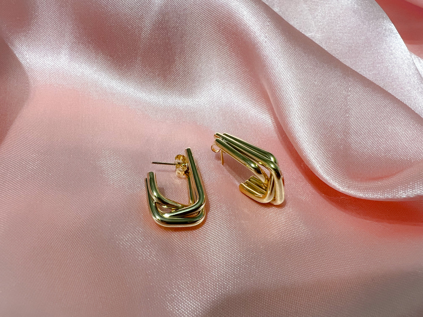 Simple But Chic Hoop Earrings