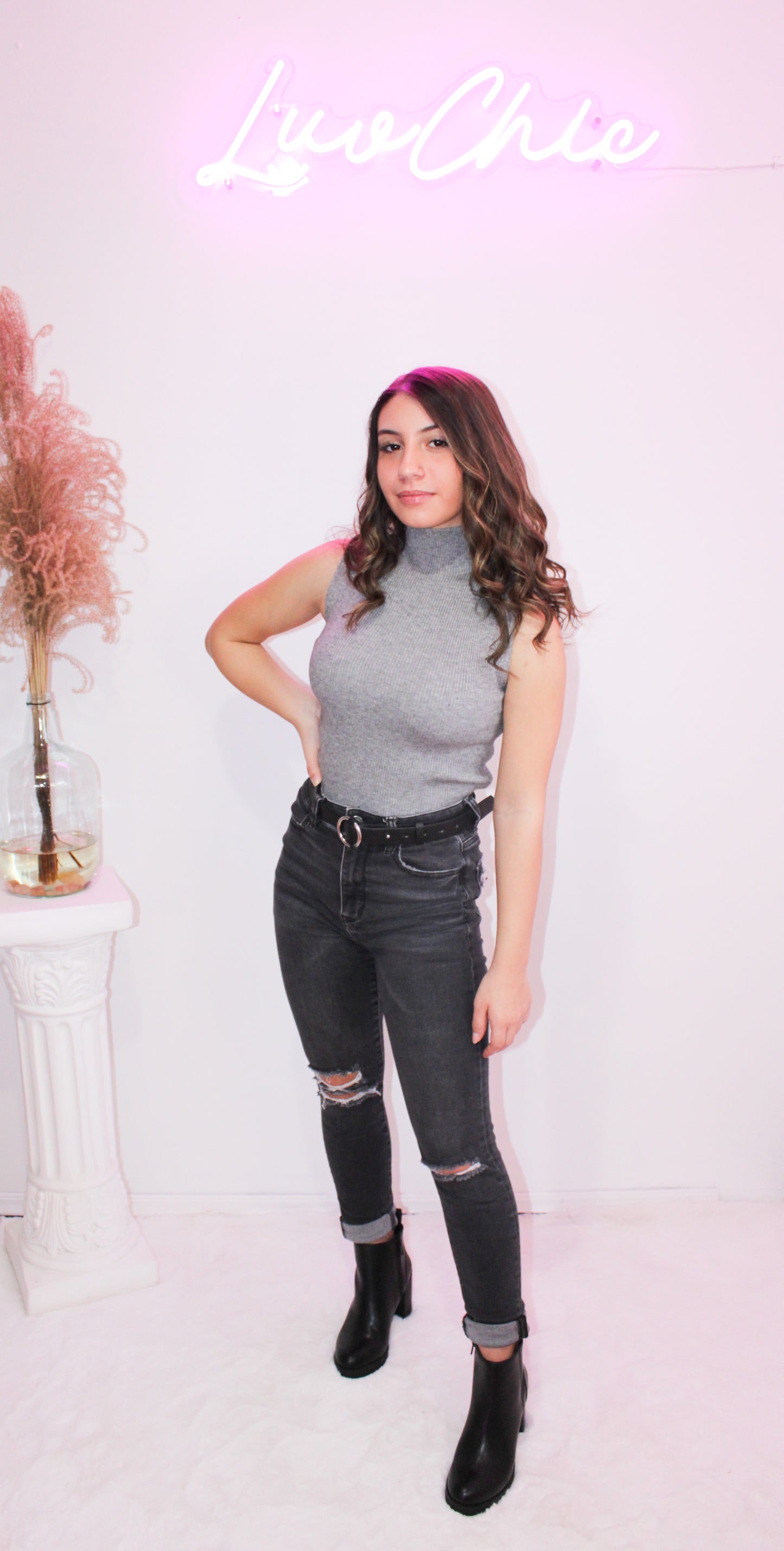 LC Sleeveless Sweater